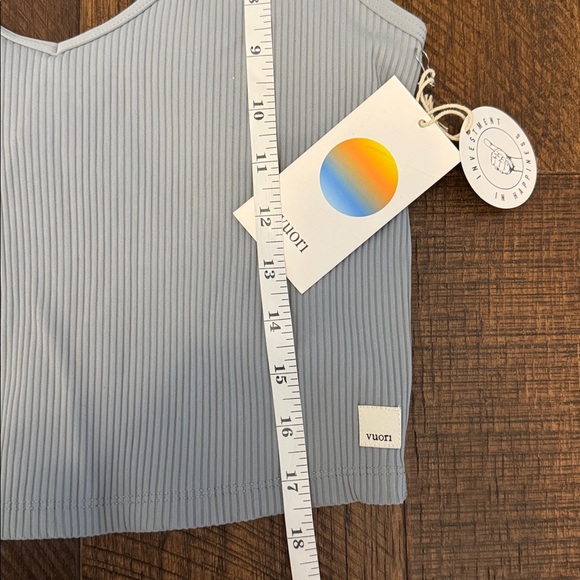 New Vuori Rib Crop Tank in Light Cloud size medium - Picture 6 of 10
